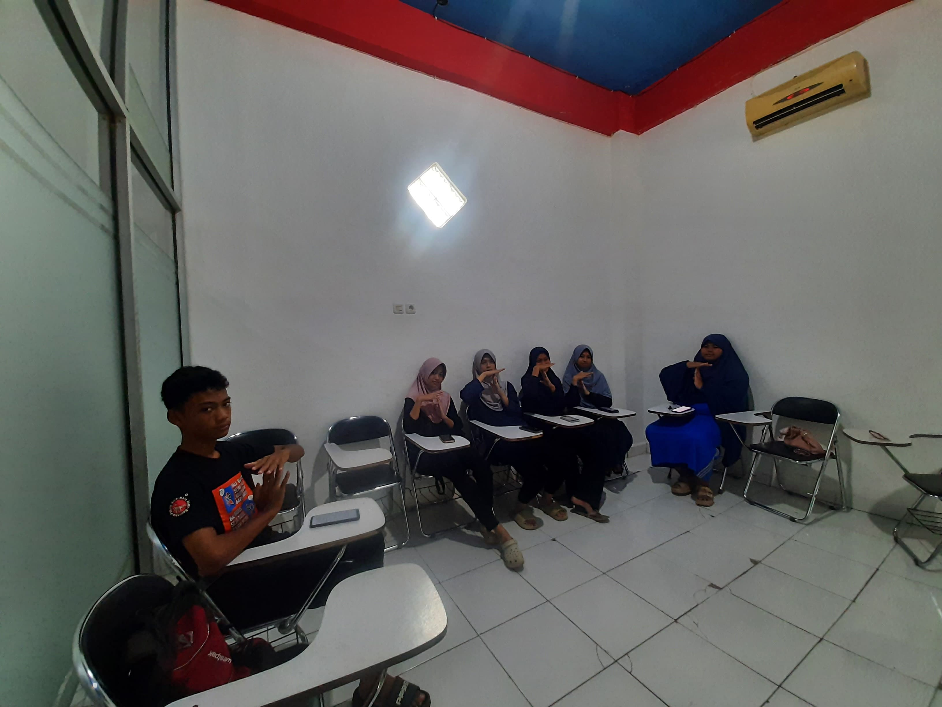 Kelas Reguler SMP TIEC-ID 